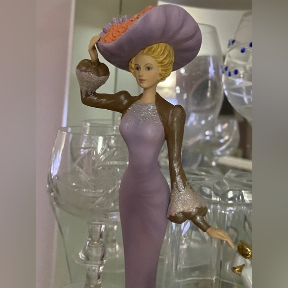 THOMAS Kinkade Ladies of Lamplighter Village
Figurine Collectable High fashion - Picture 5 of 11